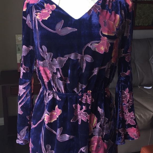 Skies Are Blue Long Sleeve Dress - Picture 7 of 8